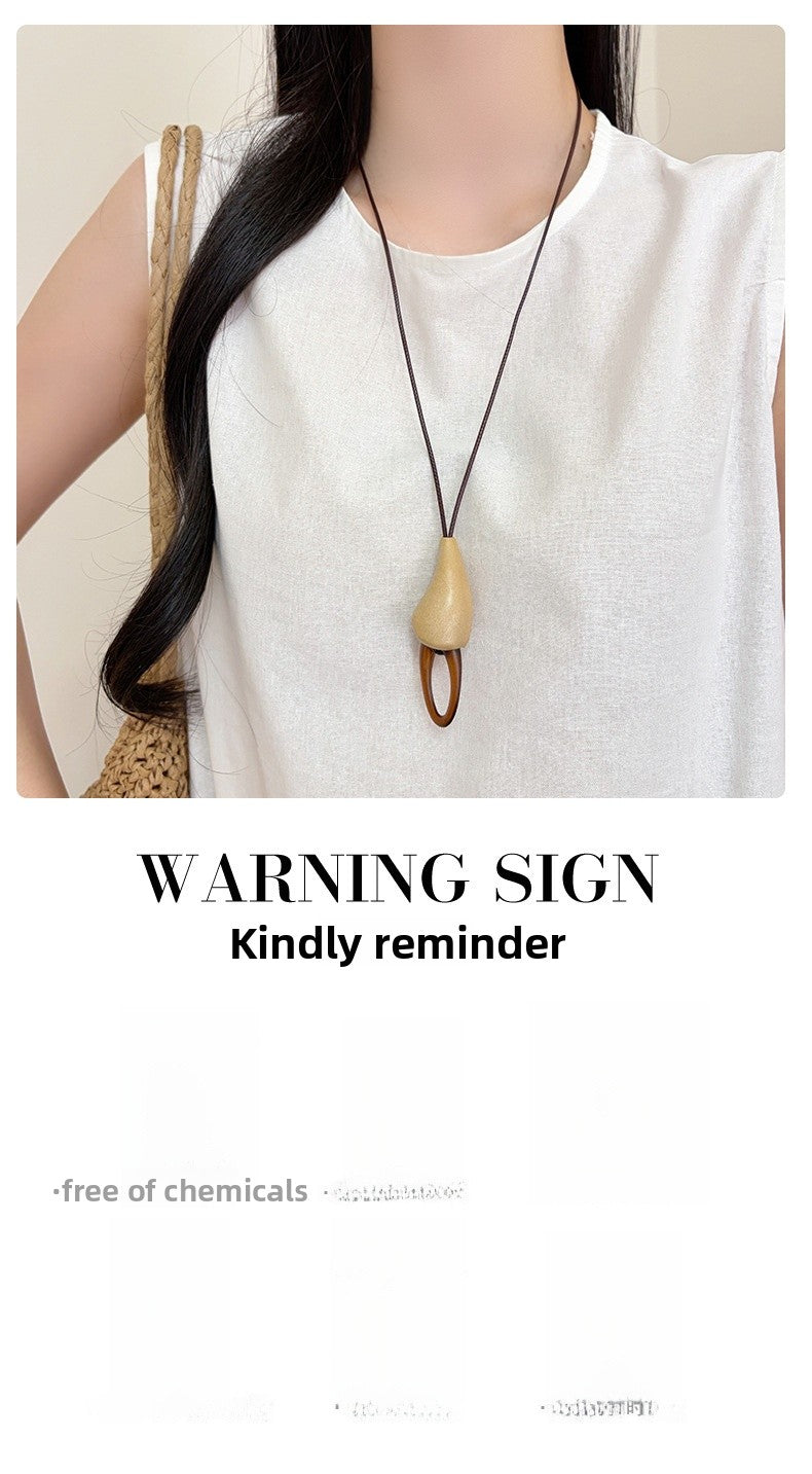 Ethnic Style Irregular Brown Pendant Necklace For Women With Leather Rope Chain And Resin Pendant