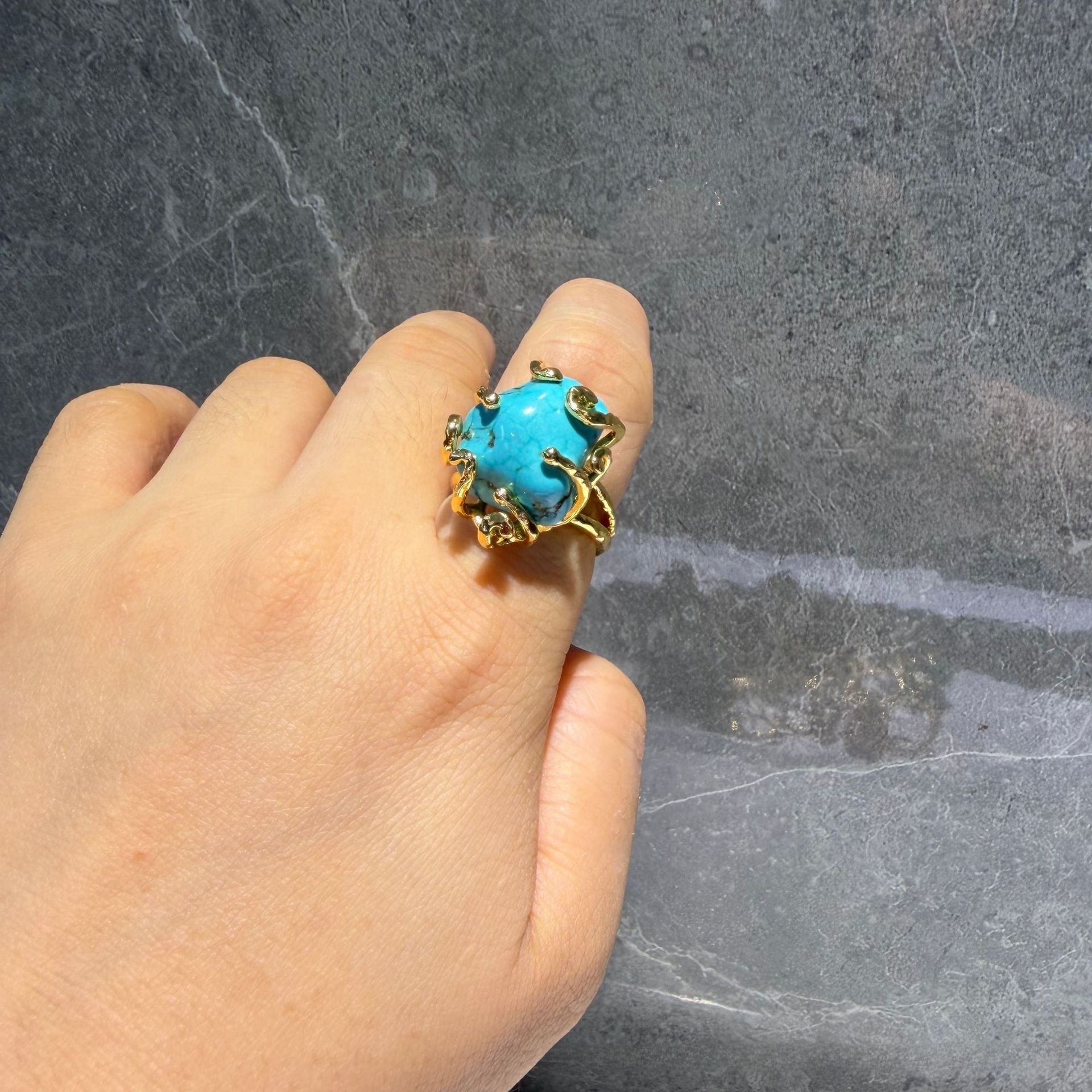 British Style Unisex Ring With White Natural Stone And Electroplated Finish Featuring Stone Texture
