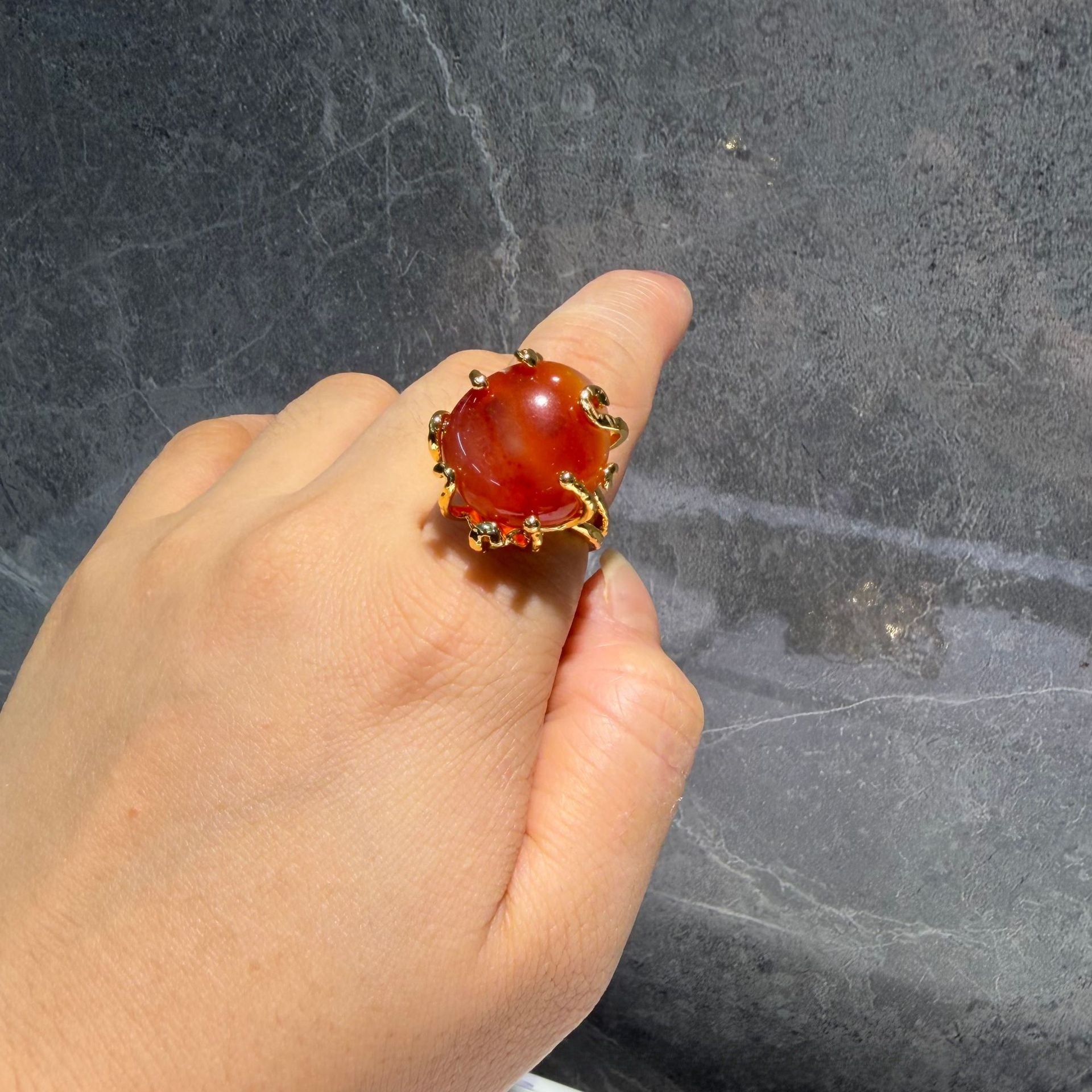 British Style Unisex Ring With White Natural Stone And Electroplated Finish Featuring Stone Texture