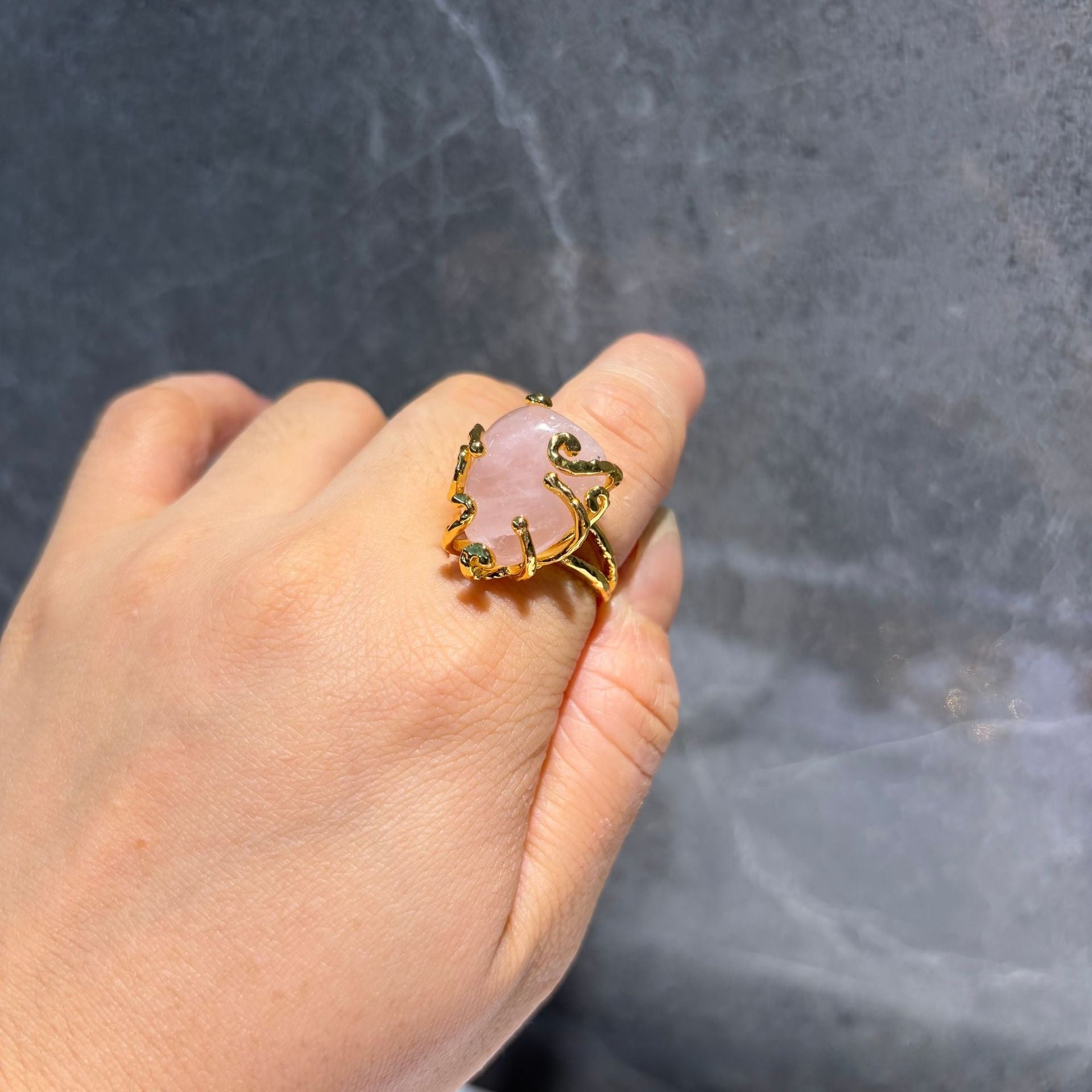 British Style Unisex Ring With White Natural Stone And Electroplated Finish Featuring Stone Texture