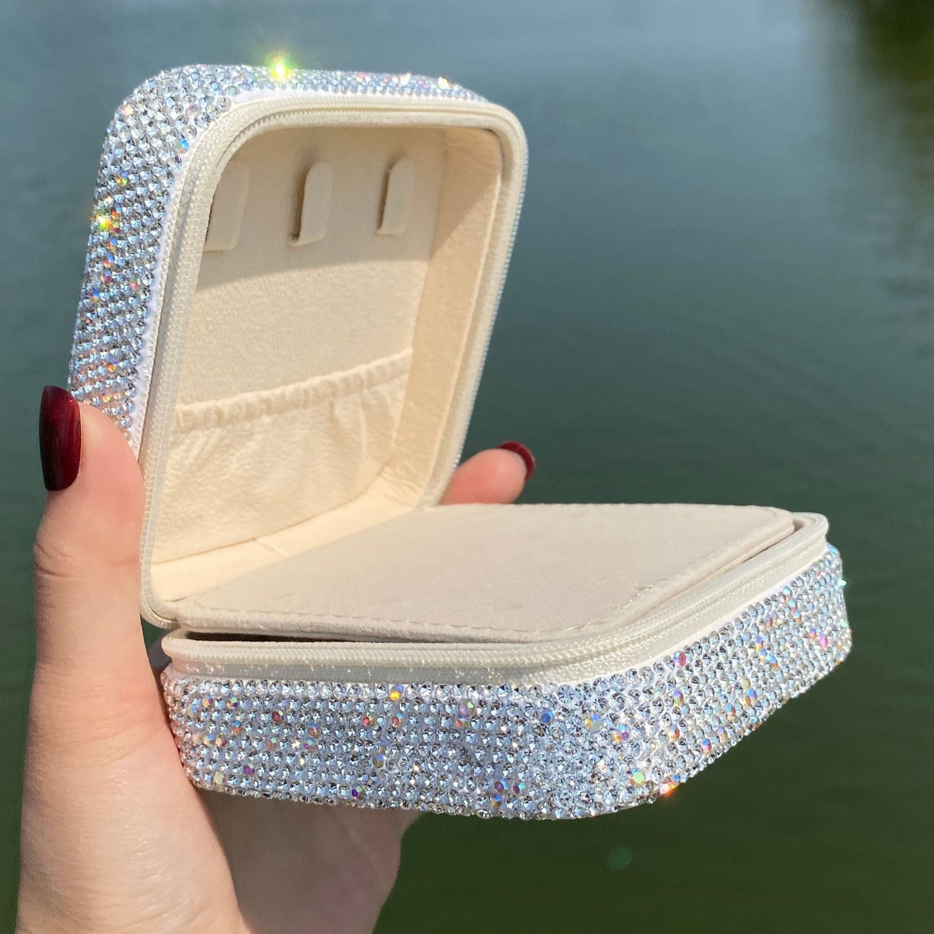 Glittery Jewelry Box Made Of Leather, Stylish And Durable Storage Solution