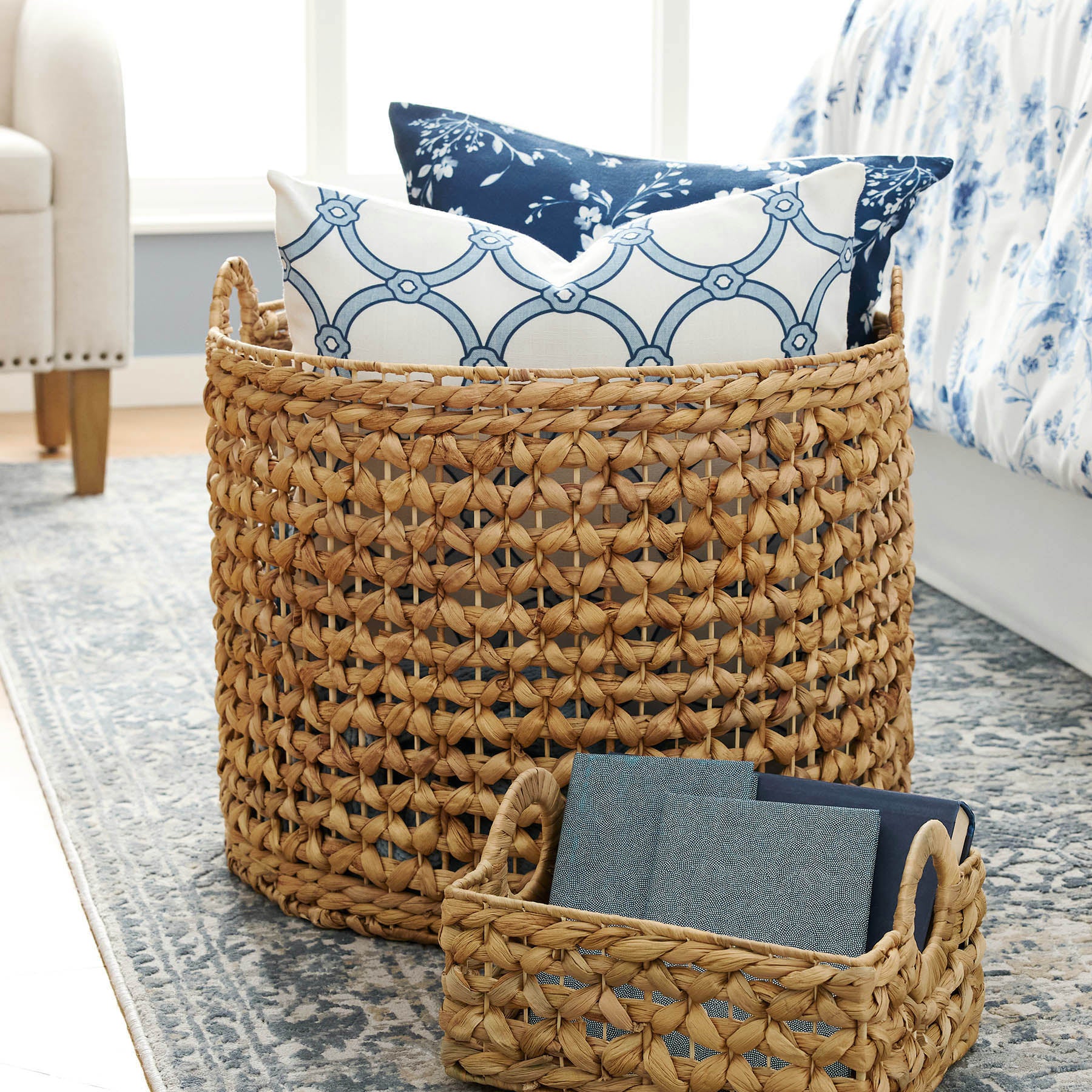Water Hyacinth Round Storage Basket - Natural, 19.5x19.5x18.0"