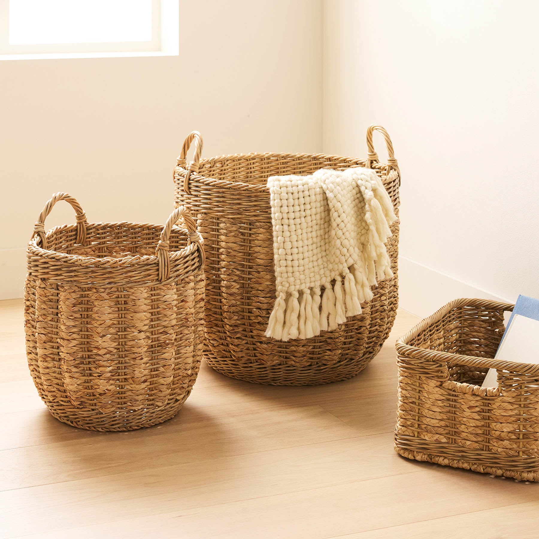 Water Hyacinth Round Storage Basket - Natural, 14.1x14.1x16.1"